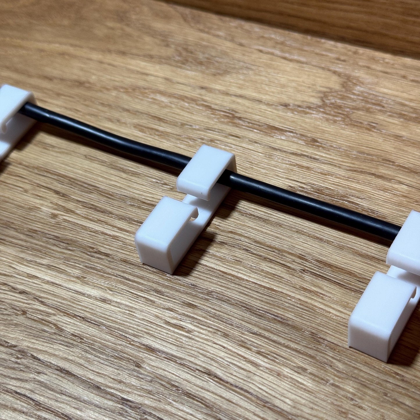 Kabelclips für optimale Kabelorganisation | Kabelführung für Büro, Gamingroom oder Zuhause| Perfektes Kabelmanagement | verschiedene Sets