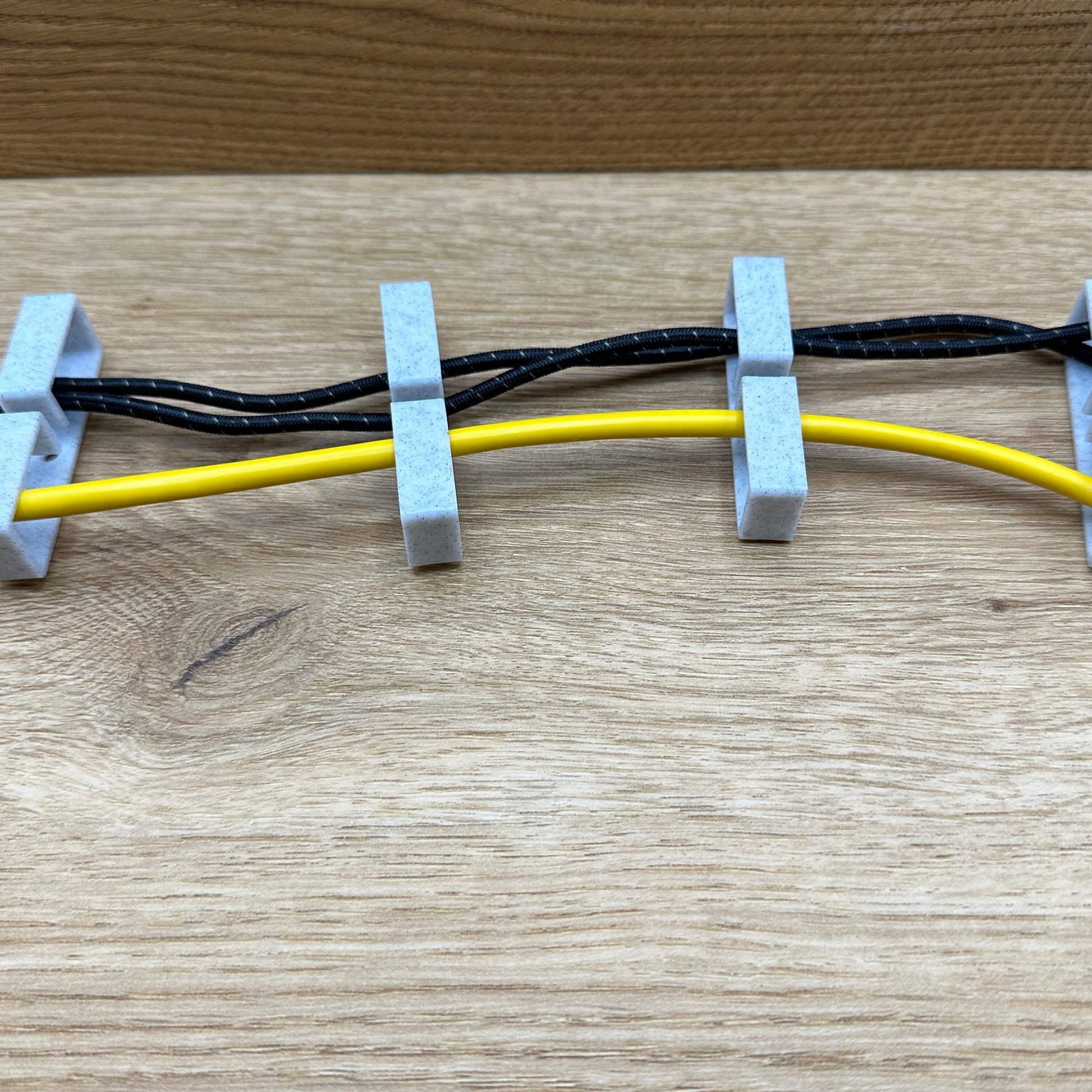 Kabelführung Zubehör - Kabelführung Clips für effizientes Kabelmanagement