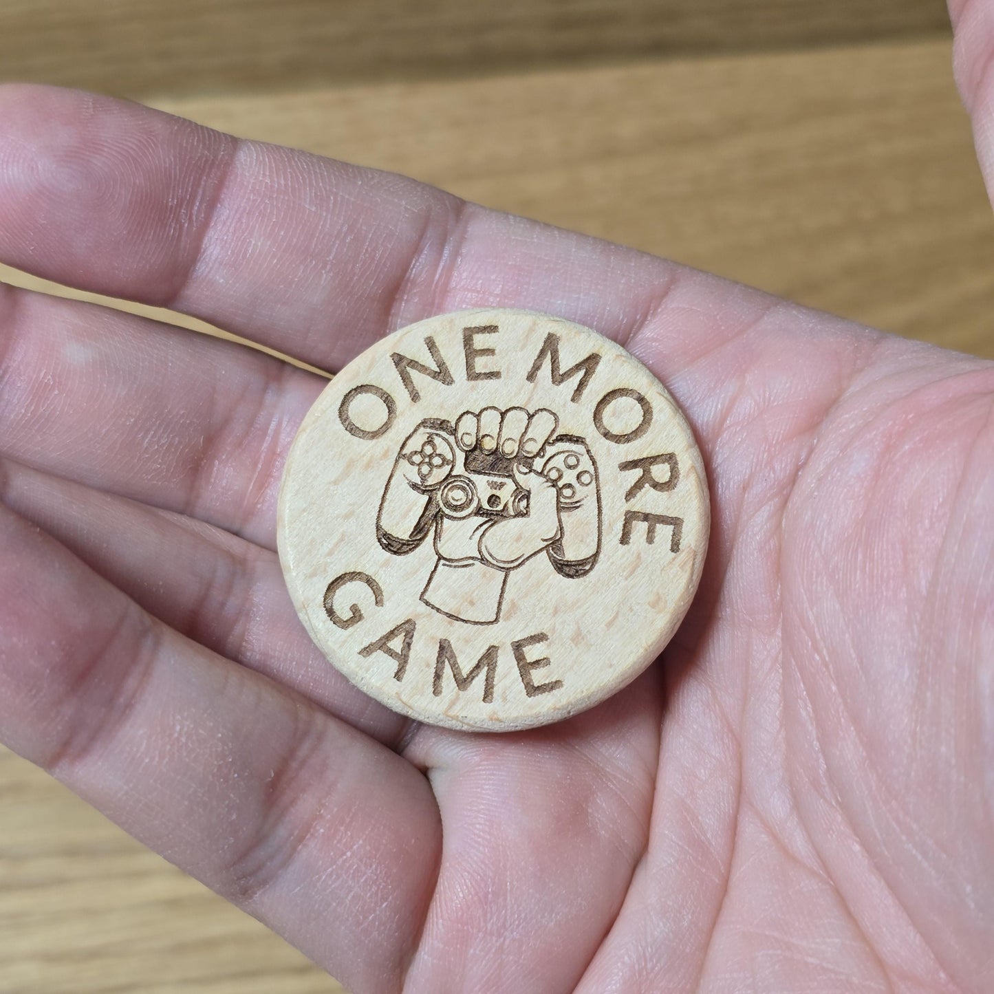 Entscheidungsmünze für Gamer - Schlafen oder Zocken? praktischer Alltagshelfer aus Holz für alle unentschlossenen!