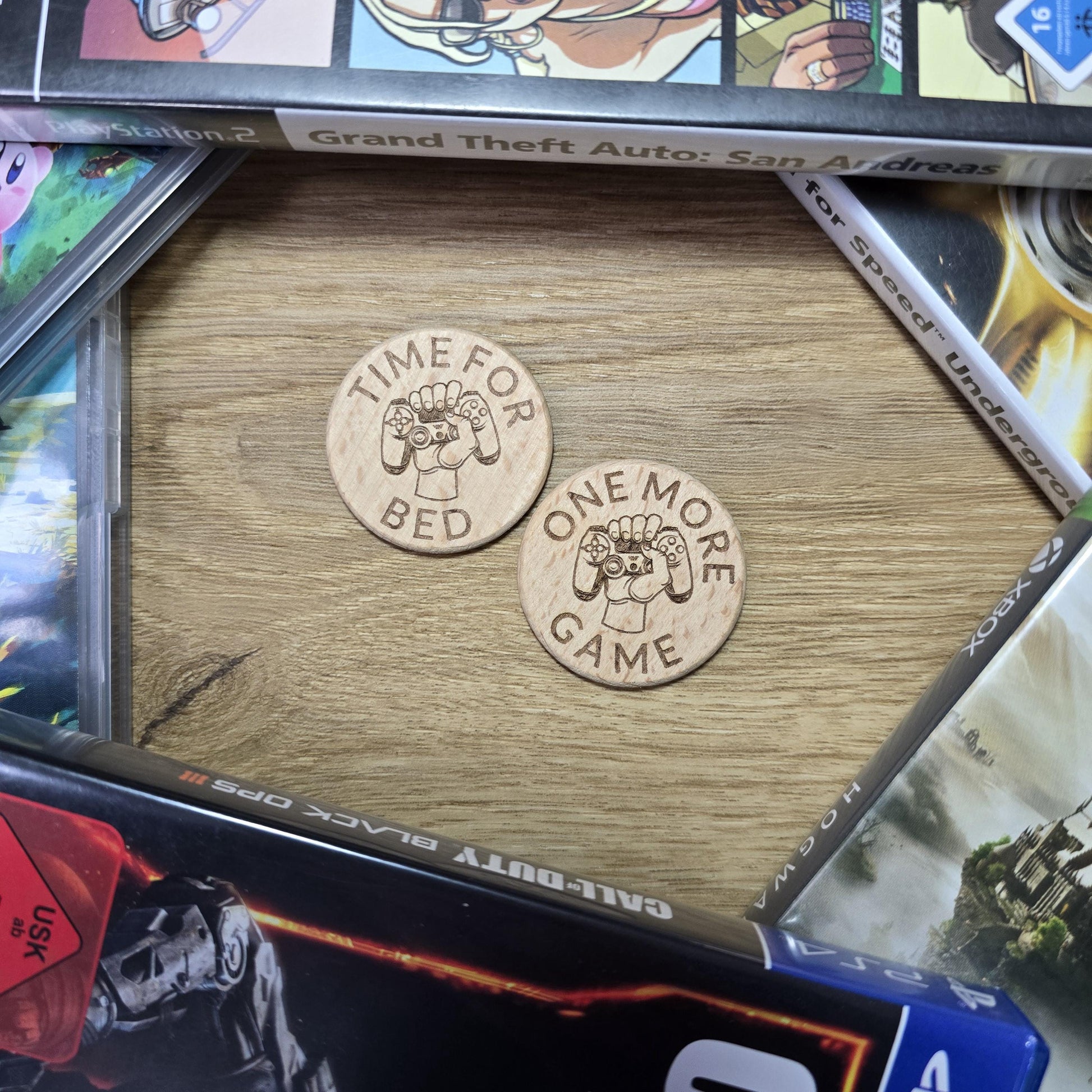 Entscheidungsmünze für Gamer - Schlafen oder Zocken? praktischer Alltagshelfer aus Holz für alle unentschlossenen!