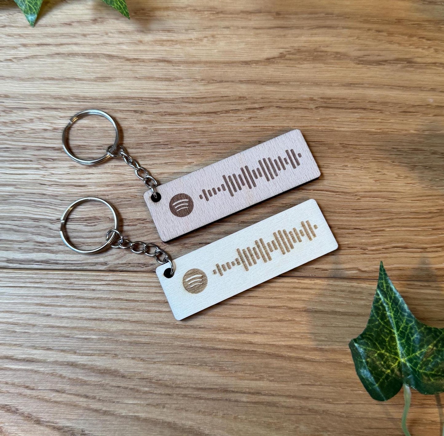 Personalisierter Spotify Schlüsselanhänger mit deinem Lieblingssong | zum scannen | aus Holz | Dein Song, Künstler oder Playlist immer dabei