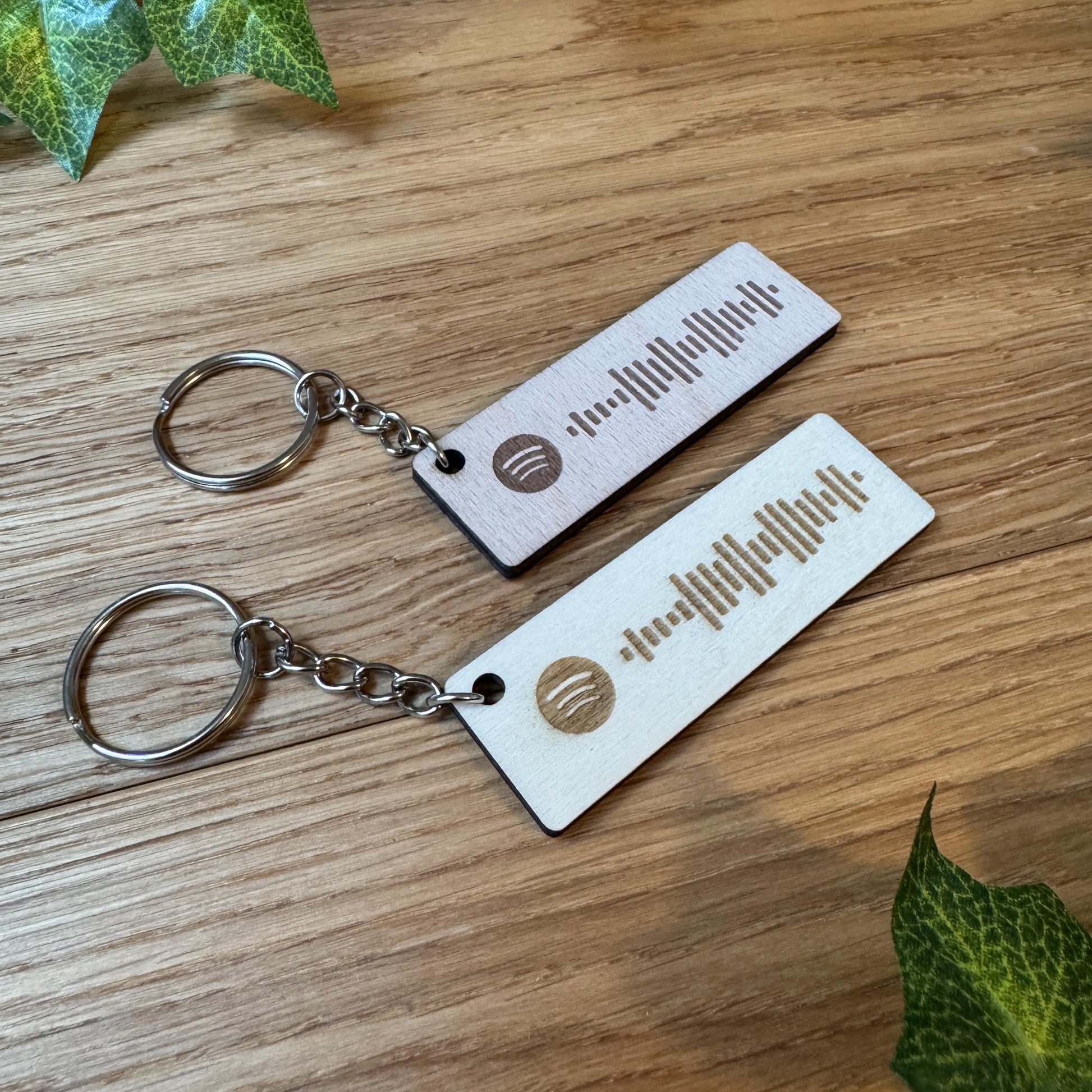 Personalisierter Spotify Schlüsselanhänger mit deinem Lieblingssong | zum scannen | aus Holz | Dein Song, Künstler oder Playlist immer dabei