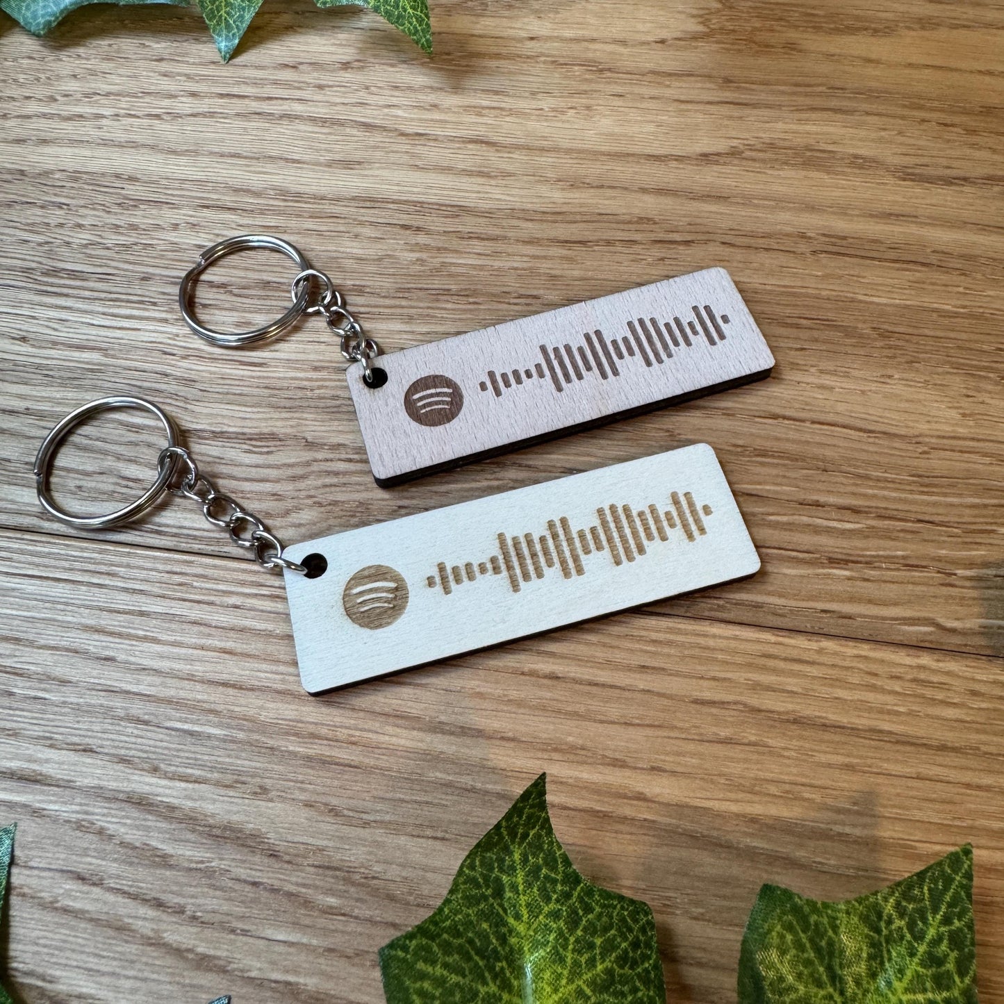 Personalisierter Spotify Schlüsselanhänger mit deinem Lieblingssong | zum scannen | aus Holz | Dein Song, Künstler oder Playlist immer dabei