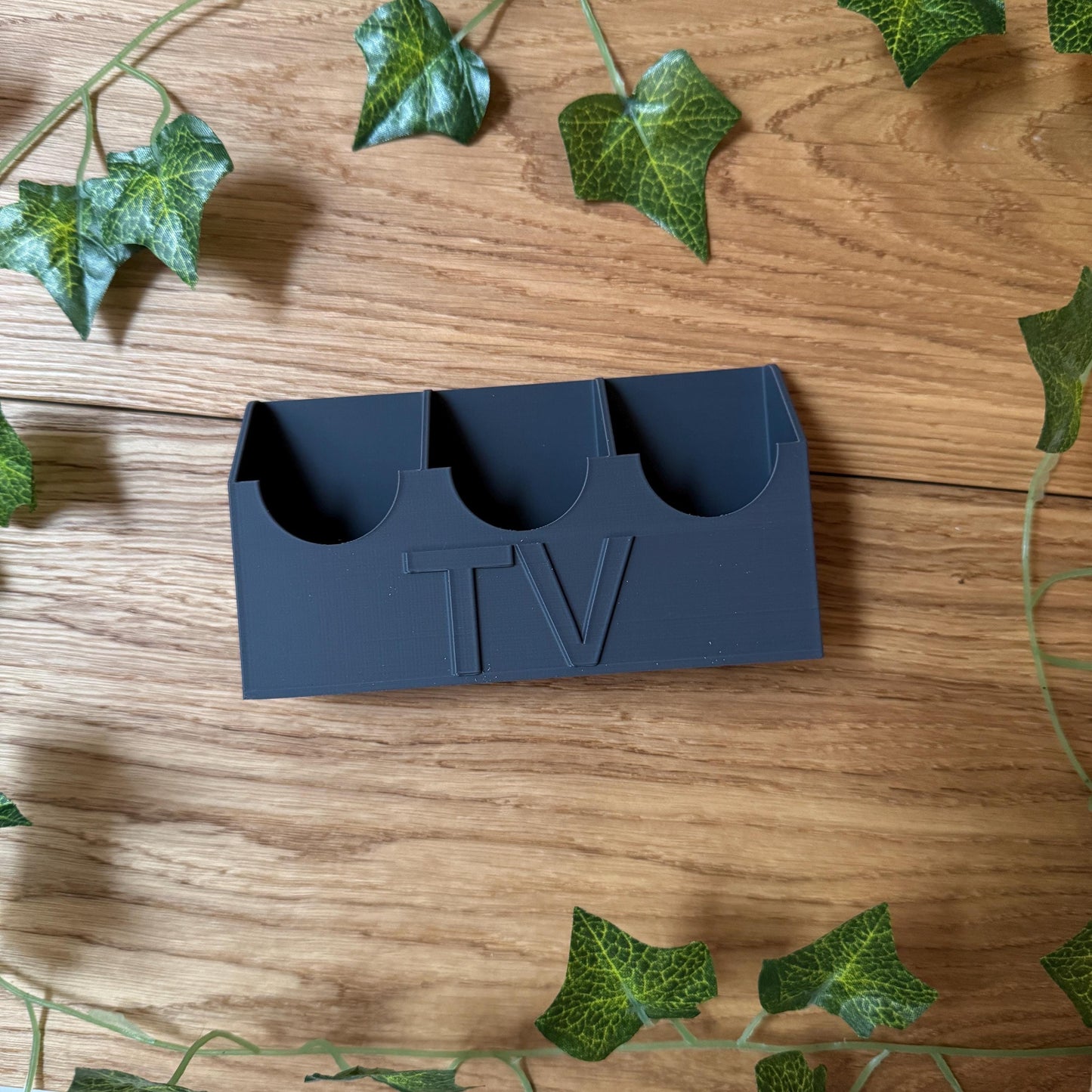 TV Remote Wandhalterung | Universalhalterung für Fernbedienungen | Organizer für Apple TV Remote, Samsung Remote, Fire TV Remote uvm.