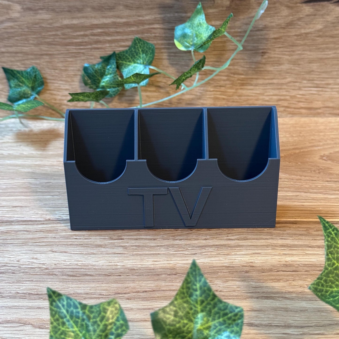 TV Remote Wandhalterung | Universalhalterung für Fernbedienungen | Organizer für Apple TV Remote, Samsung Remote, Fire TV Remote uvm.