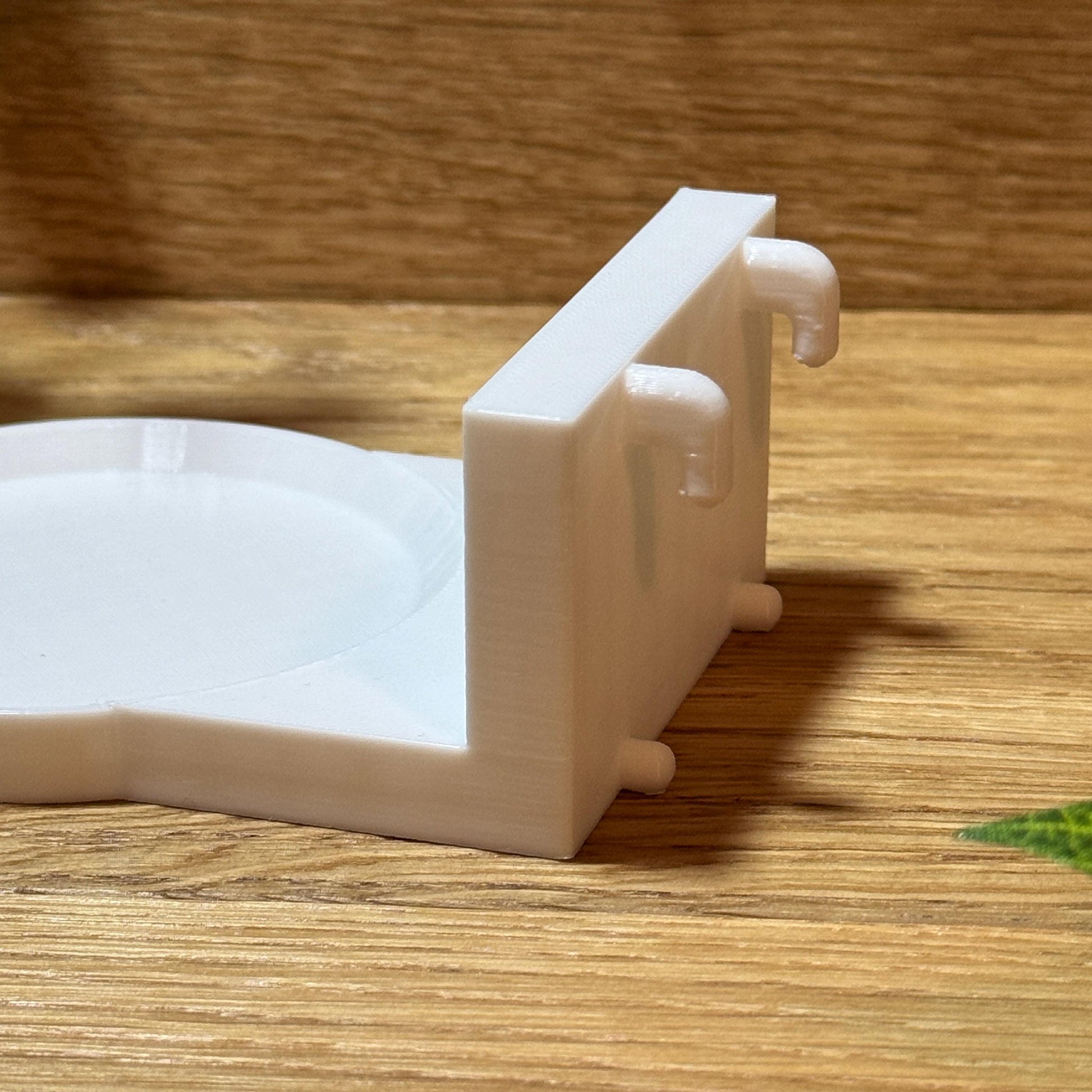 Amazon Echo Dot Gen. 4 | Gen. 5 | Kids | Wandhalterung für IKEA Skadis Lochplatten! Praktische Halterung für Alexa Smart Speaker