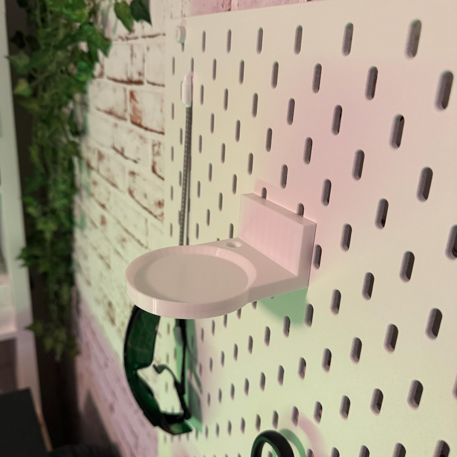 Amazon Echo Dot Gen. 4 | Gen. 5 | Kids | Wandhalterung für IKEA Skadis Lochplatten! Praktische Halterung für Alexa Smart Speaker