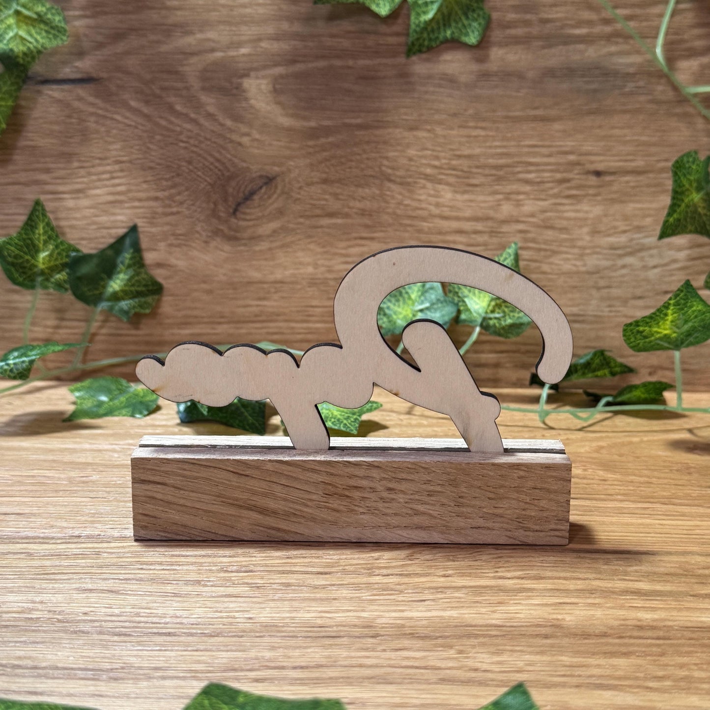 Personalisierbarer Holzständer "Papa" – ideales Geschenk mit Wunschtext zum Vatertag, Geburtstag oder einfach als liebevolle Überraschung.