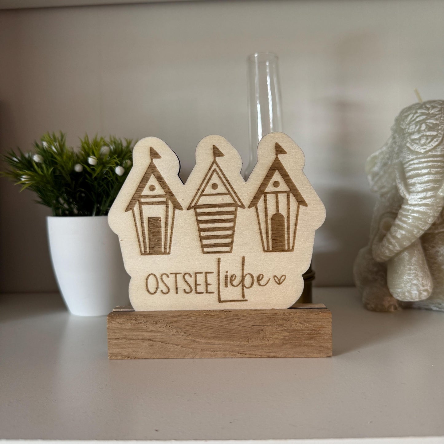 Nordischer Holzaufsteller "Ostsee-Liebe" | Maritime Deko aus Holz | Handgemachte Deko für Wohnzimmer, Küche & Bad | Tolle Geschenkidee