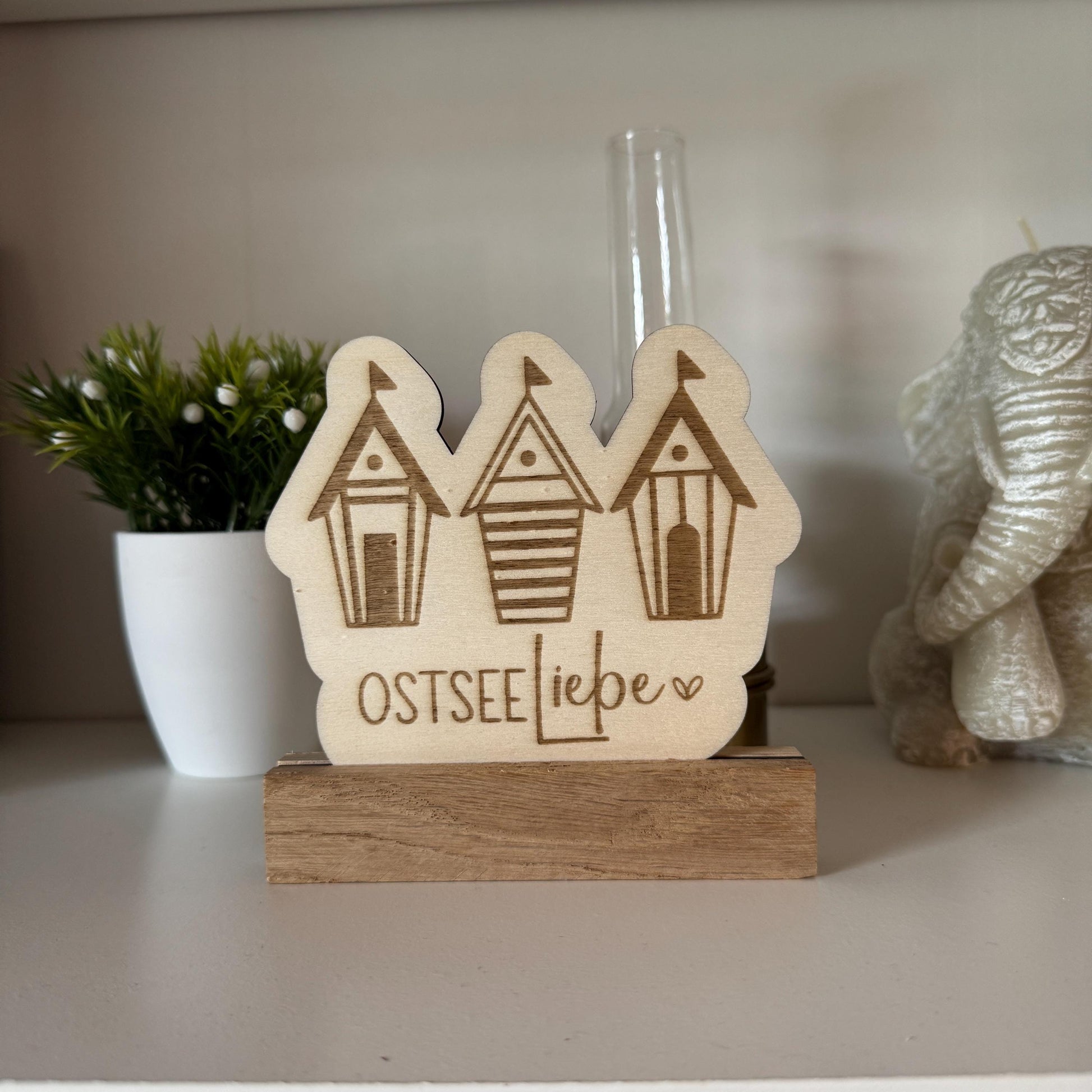 Nordischer Holzaufsteller "Ostsee-Liebe" | Maritime Deko aus Holz | Handgemachte Deko für Wohnzimmer, Küche & Bad | Tolle Geschenkidee
