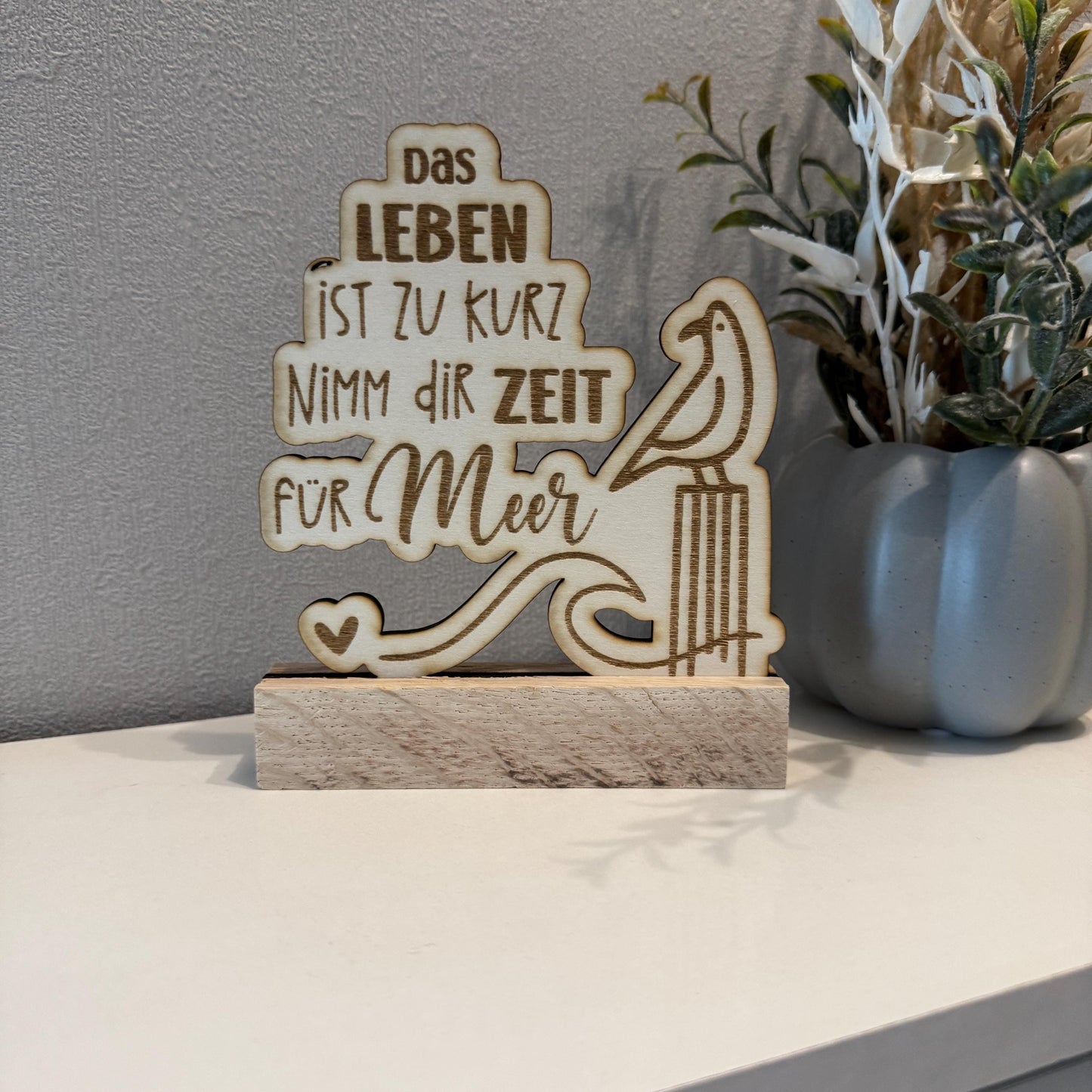 Nordischer Holzaufsteller "Zeit für Meer!" | Maritime Deko aus Holz | Handgemachte Deko für Wohnzimmer, Küche & Bad | Tolle Geschenkidee