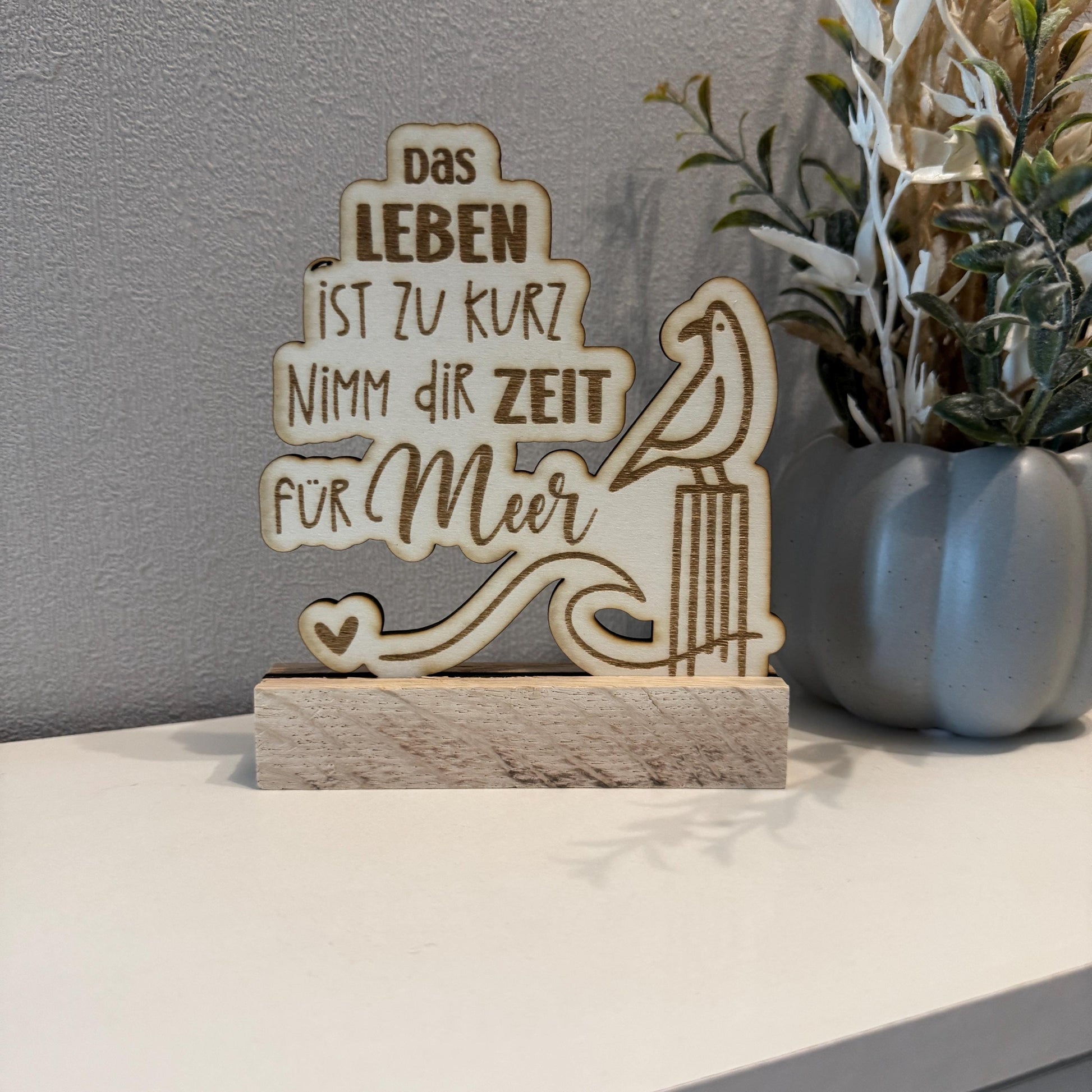 Nordischer Holzaufsteller "Zeit für Meer!" | Maritime Deko aus Holz | Handgemachte Deko für Wohnzimmer, Küche & Bad | Tolle Geschenkidee