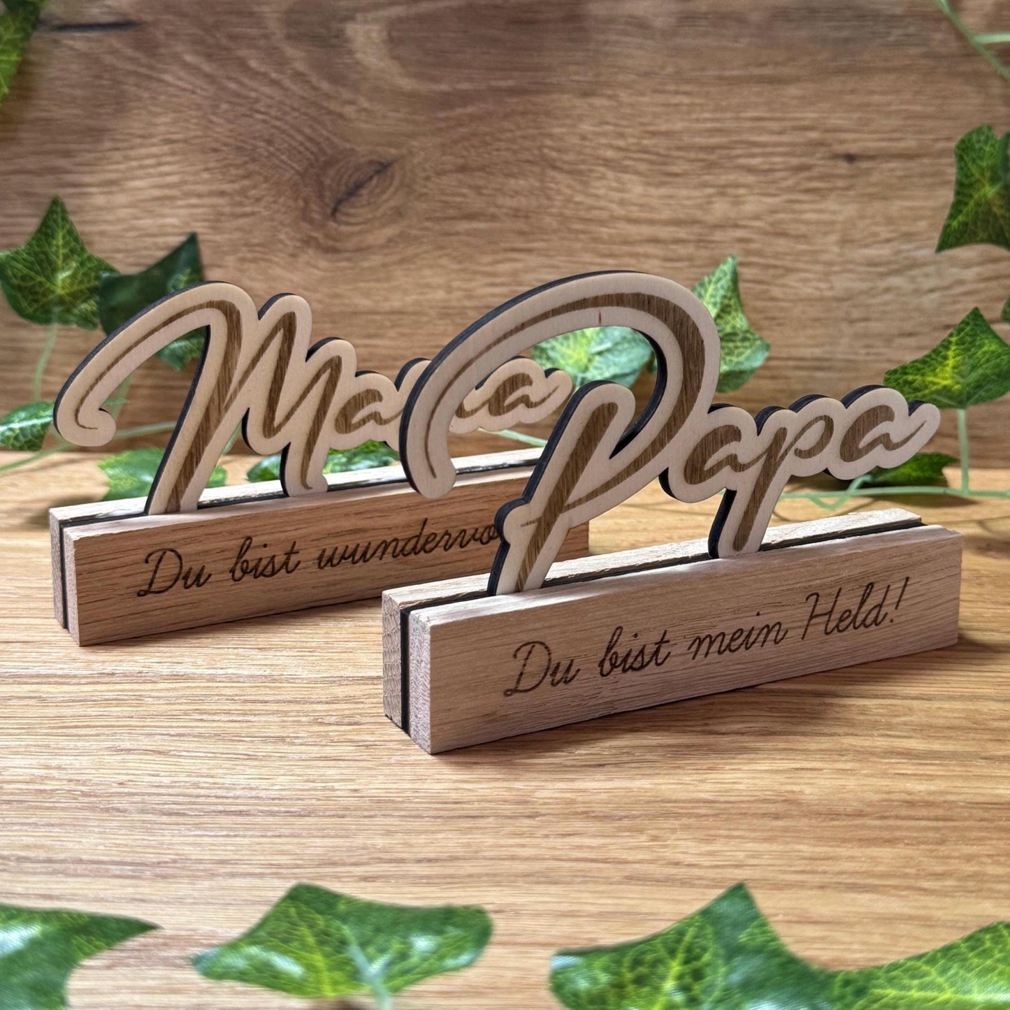 Personalisierbarer Holzständer "Mama" – ideales Geschenk mit Wunschtext zum Muttertag, Geburtstag oder einfach als liebevolle Überraschung.