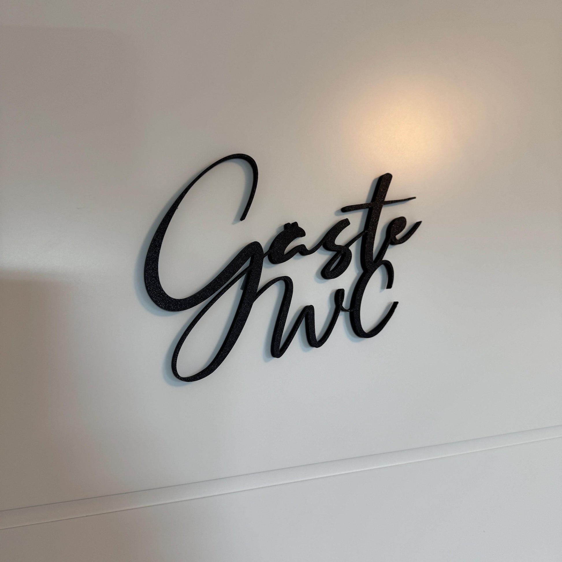 Gäste WC Türschild | Bad, WC Schriftzug – Die stilvolle Türdekoration für dein Badezimmer