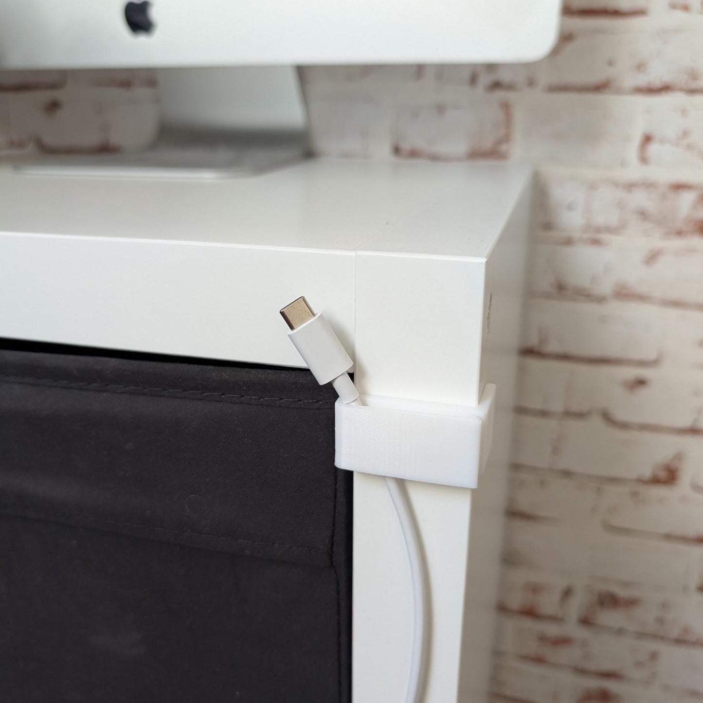 IKEA KALLAX Kabel-Clip: Unsichtbare Kabelführung & praktische Halterung für Ladekabel – ordentlich, griffbereit, clever!