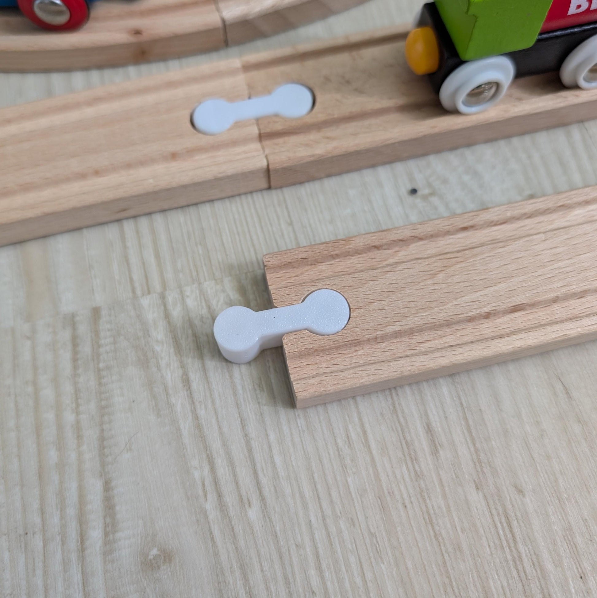 Doppel Adapter - Verbindungsstücke für Holzeisenbahn – Verbinde zwei weibliche Schienen | Brio, IKEA LILLABO, Eichhorn, uvm.