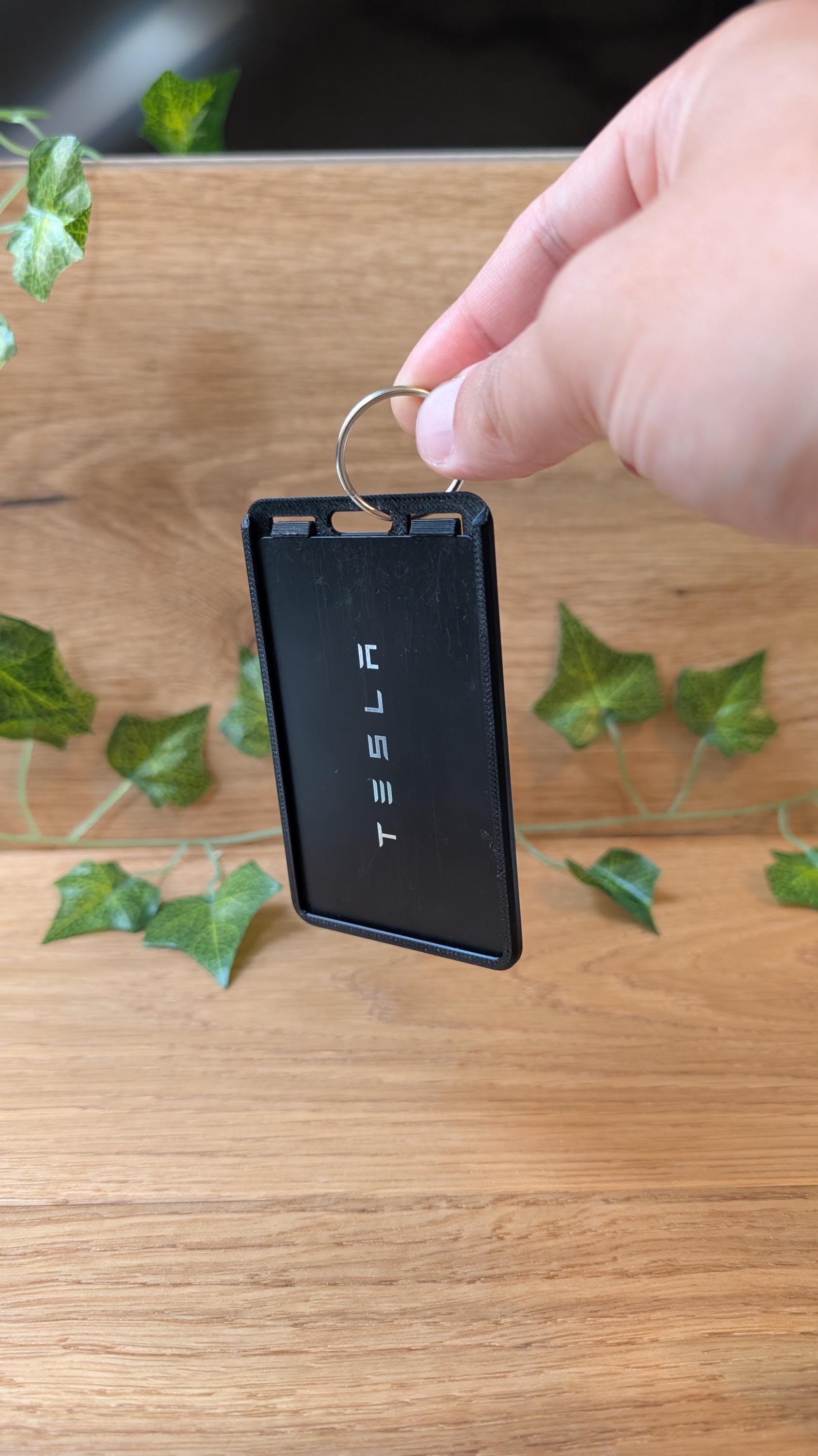 Tesla Schlüsselanhänger | Key Card Halter - passend für Tesla RFID Schlüsselkarten