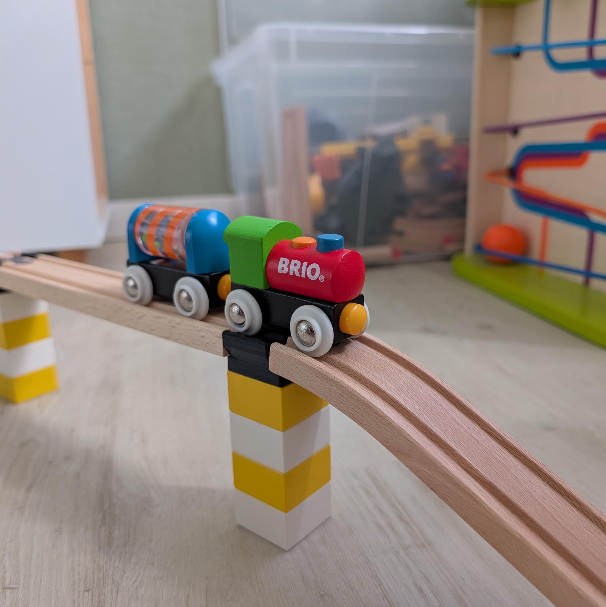 BRIO & DUPLO Adapter – Verbinde deine Holzeisenbahn mit DUPLO-Bausteinen! Passend für Brio, Ikea Lillabo, Hape, Playtive uvm.