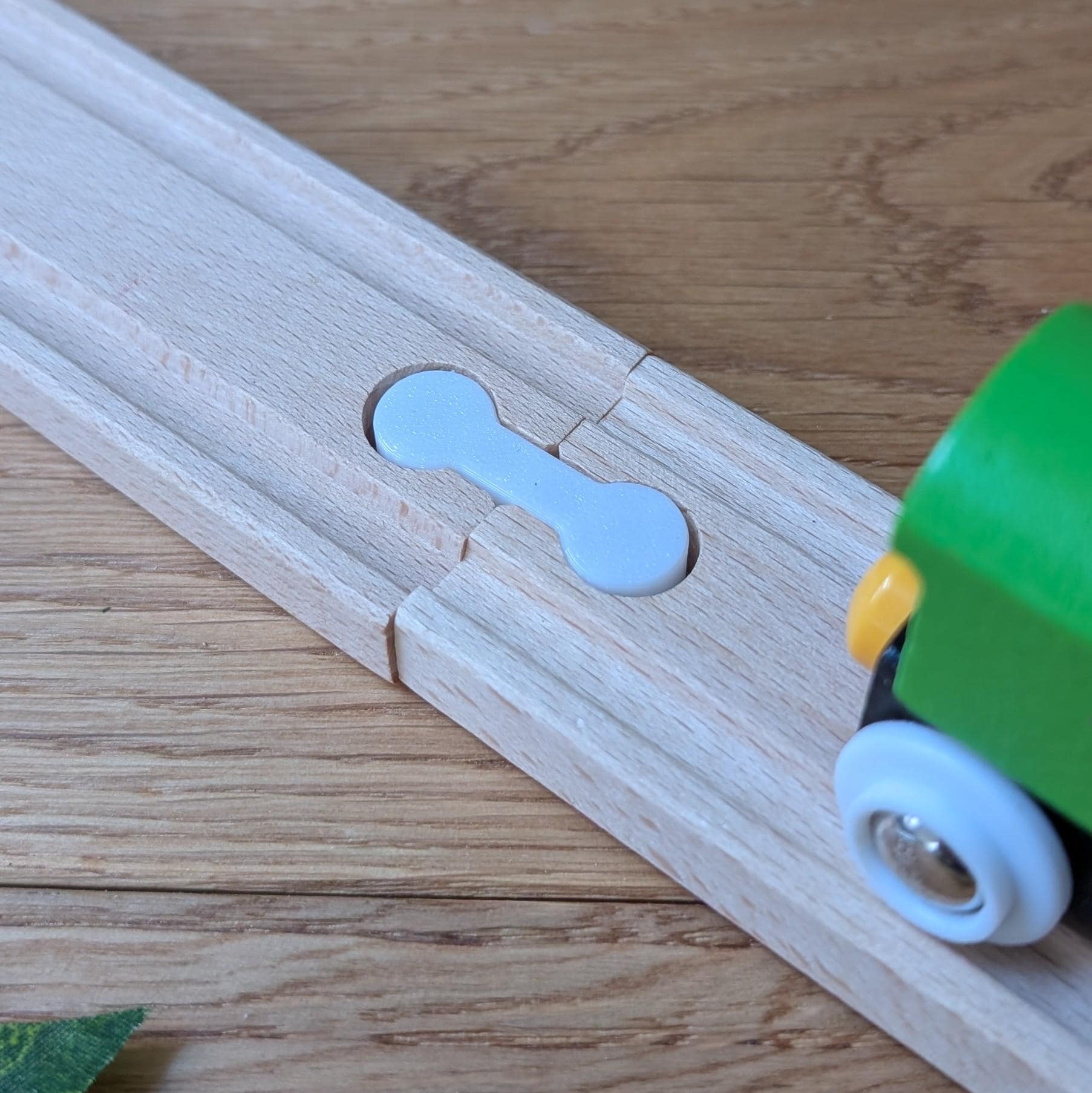 Doppel Adapter - Verbindungsstücke für Holzeisenbahn – Verbinde zwei weibliche Schienen | Brio, IKEA LILLABO, Eichhorn, uvm.