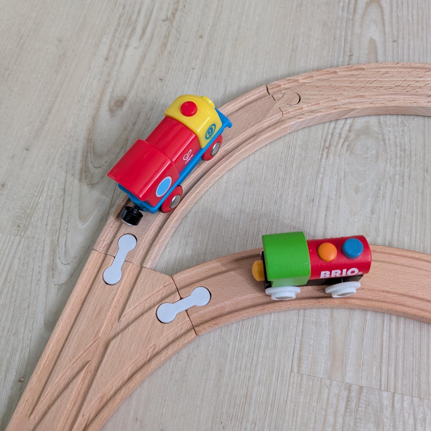 Doppel Adapter - Verbindungsstücke für Holzeisenbahn – Verbinde zwei weibliche Schienen | Brio, IKEA LILLABO, Eichhorn, uvm.