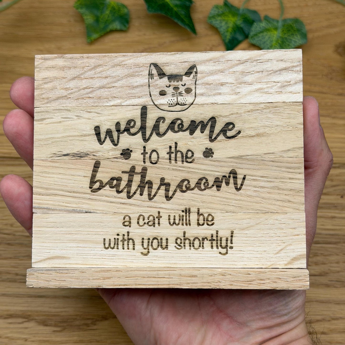 Kloschild lustig | Badezimmerdeko aus Holz "Bitte sitzen bleiben!"