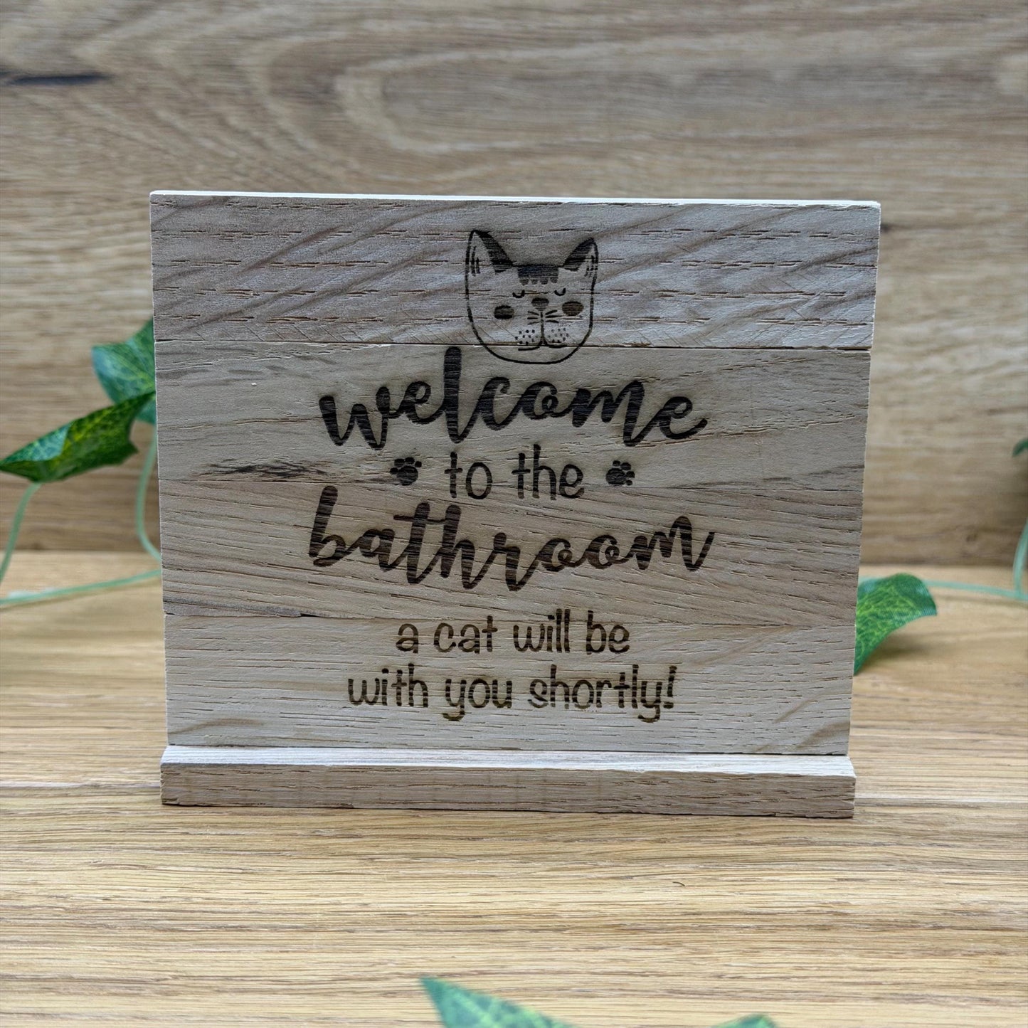 Kloschild lustig | Badezimmerdeko aus Holz "Bitte sitzen bleiben!"