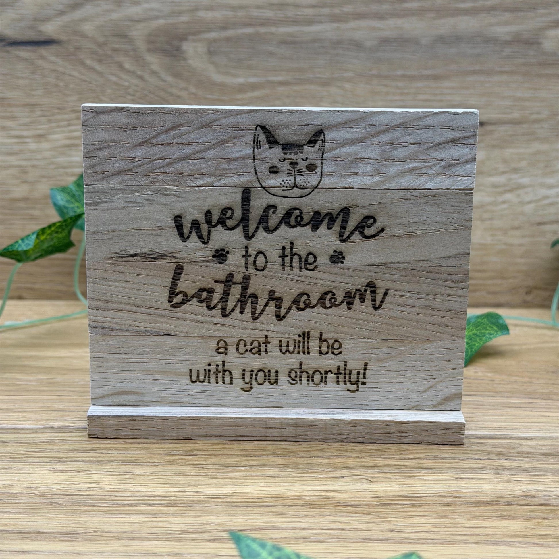 Kloschild lustig | Badezimmerdeko aus Holz "Bitte sitzen bleiben!"