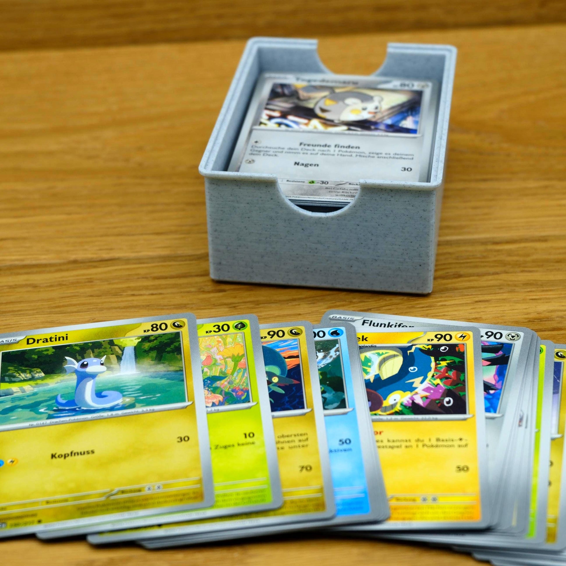 Stapelbare Sammelkarten Box für Pokémon Karten – perfekte Organisation für deine Sammlung