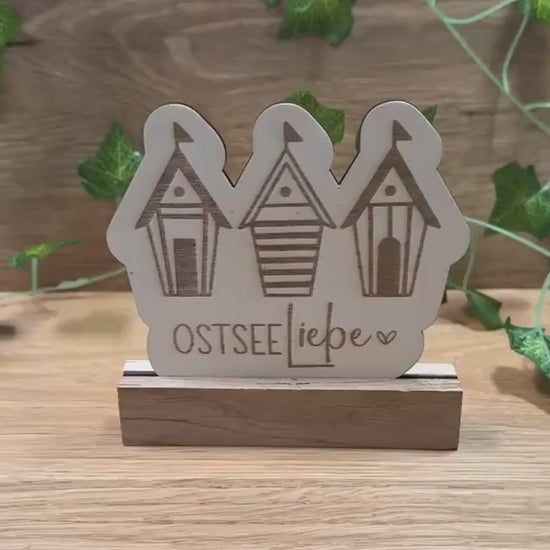 Nordischer Holzaufsteller "Ostsee-Liebe" | Maritime Deko aus Holz | Handgemachte Deko für Wohnzimmer, Küche & Bad | Tolle Geschenkidee