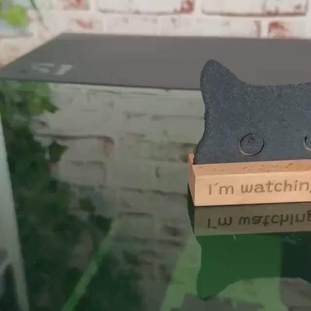 Witziger Katzen Aufsteller aus Holz mit Gravur „I’m watching you“ – lustiges Deko-Highlight & Geschenkidee für echte Katzenfans!