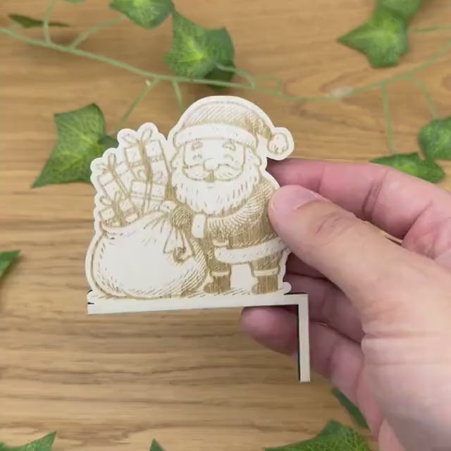 Weihnachtsmann Kantenhocker aus Holz – Weihnachtsdeko für Lichtschalter, Steckdosen & Regale | nachhaltige Deko aus Holz