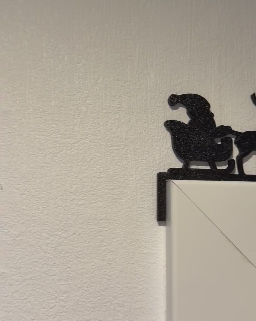 Weihnachtsdeko Schlitten mit Rentieren | Kantenhocker für Türrahmen, Schränke, etc.